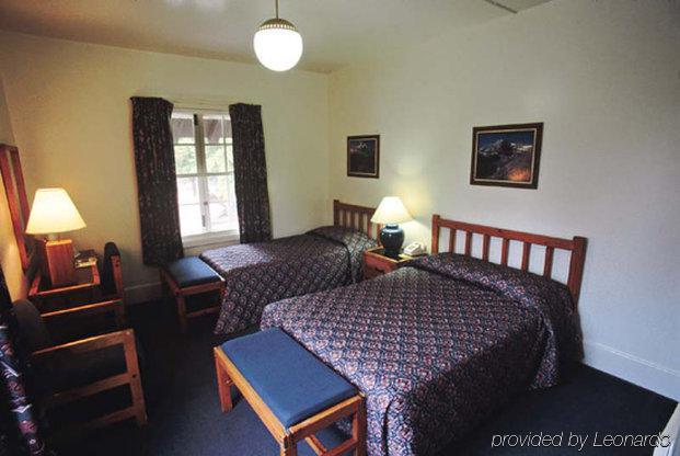 Motel Lake Mcdonald Уэст-Глейшер Экстерьер фото