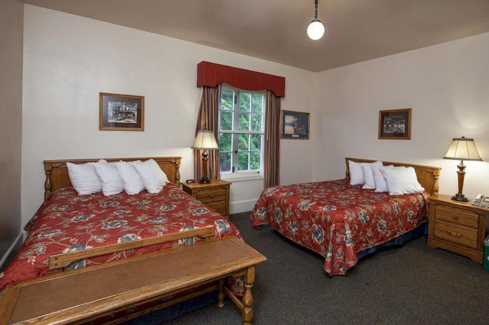 Motel Lake Mcdonald Уэст-Глейшер Экстерьер фото